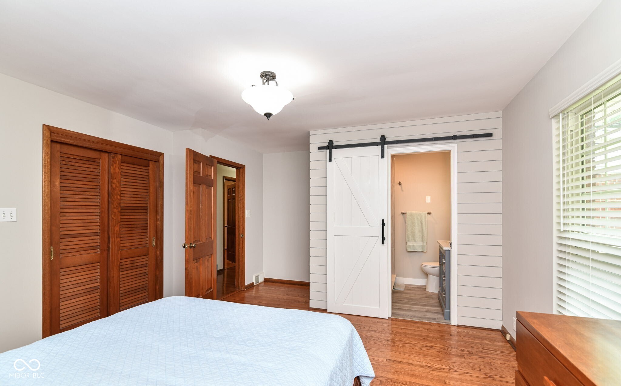 5828 Andover Road Indianapolis, IN 46220 - Photo 10 of 37