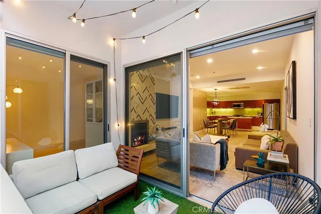 $669,000 | 6735 Yucca Street, Unit 107, Los Angeles, CA 90028
