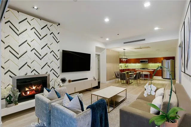 $669,000 | 6735 Yucca Street, Unit 107, Los Angeles, CA 90028