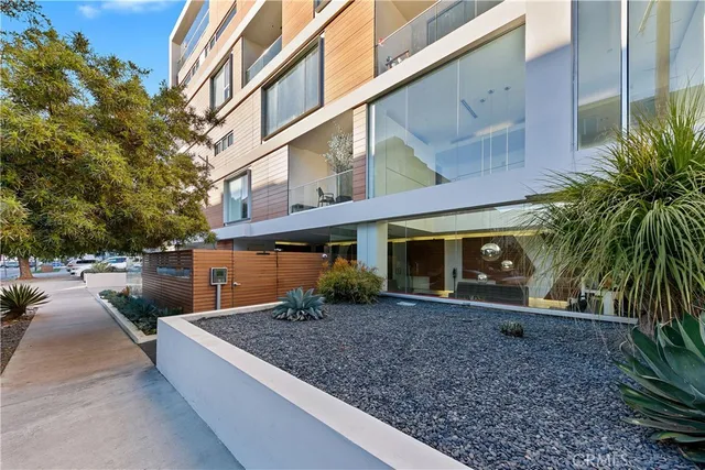 $669,000 | 6735 Yucca Street, Unit 107, Los Angeles, CA 90028