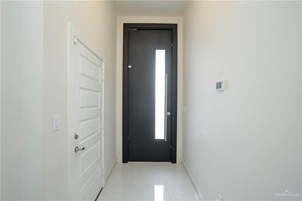 2008 South Erica Street Pharr, TX 78577 - Photo 4 of 25 a view of a hallway