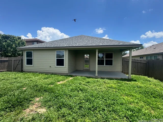 $1,795 | 767 Spectrum Drive, New Braunfels, TX 78130