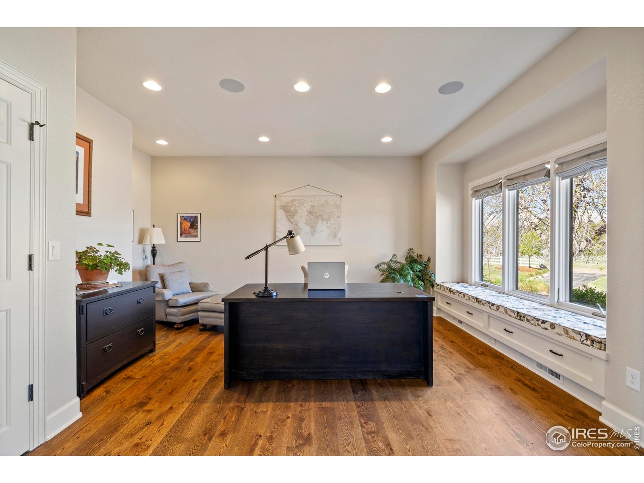 793 Richards Lake Road Fort Collins, CO 80524 - Photo 11 of 40 a living room with furniture and a large window