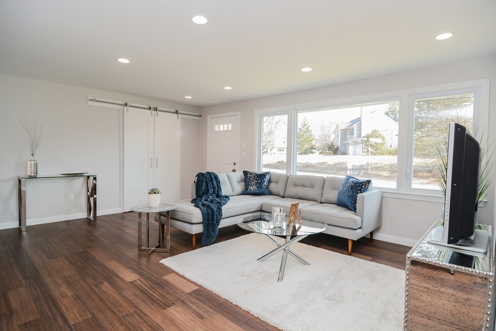11 Temi Road Chelmsford, MA 01824 - Photo 4 of 30
