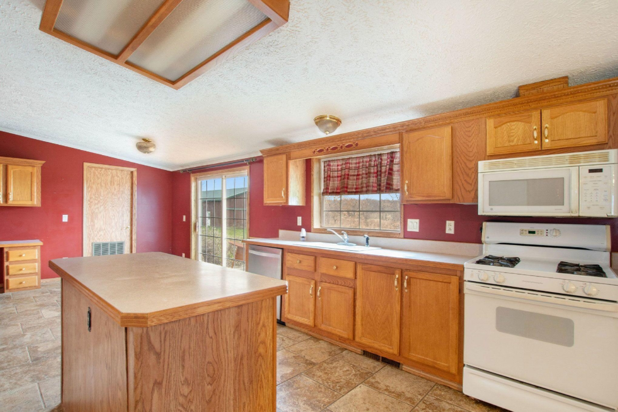 1226 Becker Road Hastings, MI 49058 - Photo 14 of 32 Becker kitchen