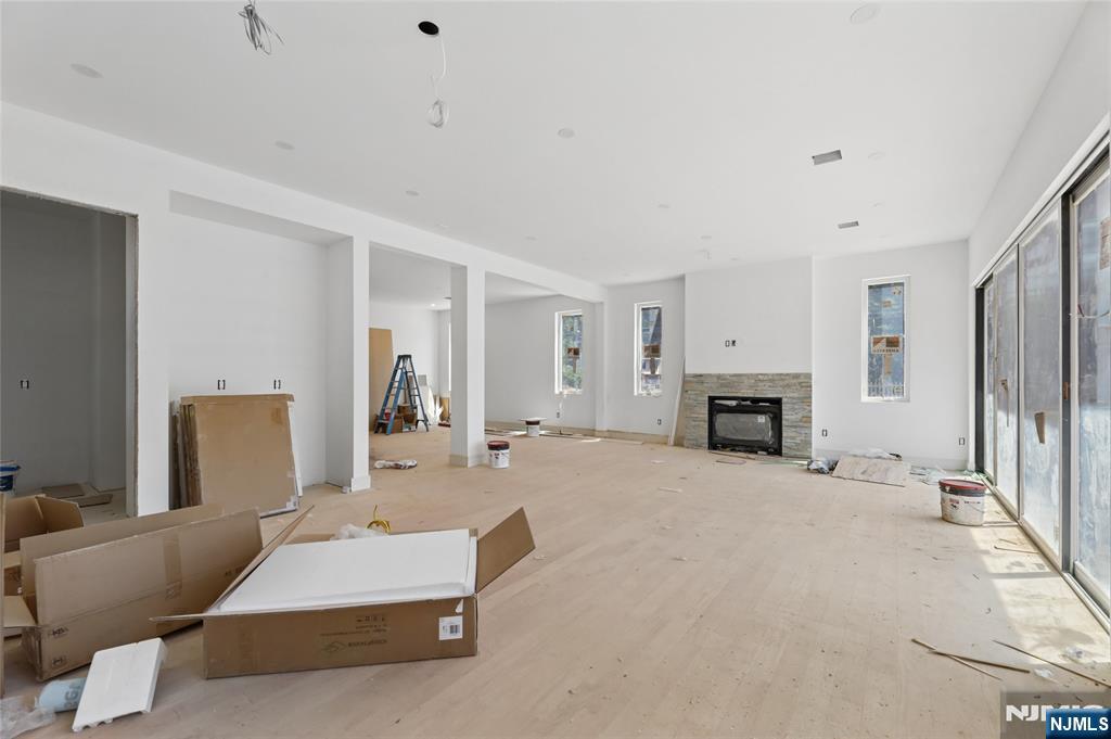 70 Carleton Road Cresskill, NJ 07626 - Photo 4 of 31