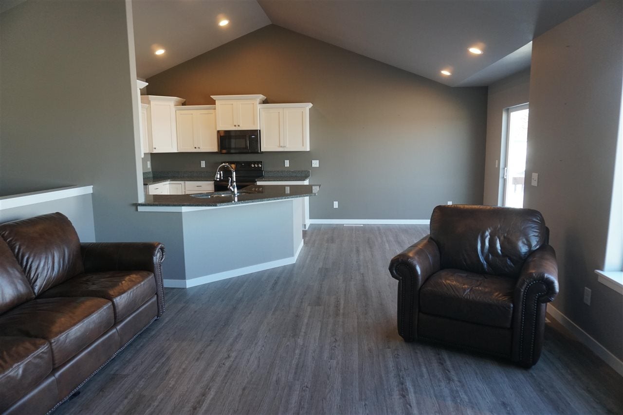 103 Cherry Lane Riverside, IA 52327 - Photo 4 of 20 Gallery Image 4