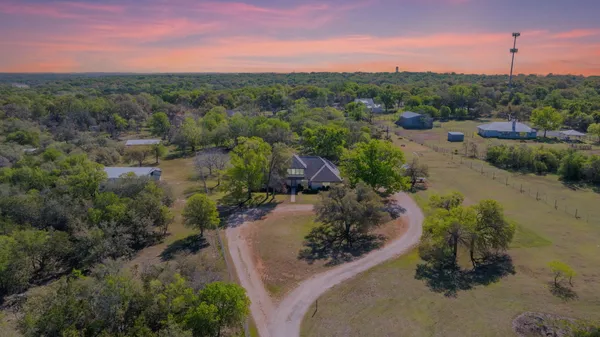 $975,000 | 28 Country Oaks Drive, Buda, TX 78610