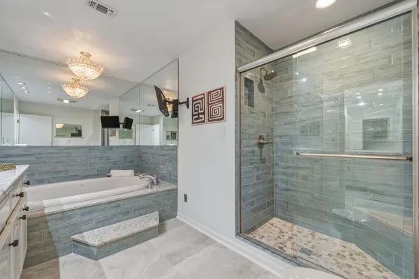 $975,000 | 28 Country Oaks Drive, Buda, TX 78610