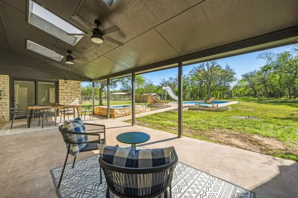 $975,000 | 28 Country Oaks Drive, Buda, TX 78610