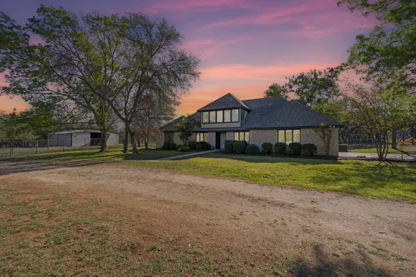$975,000 | 28 Country Oaks Drive, Buda, TX 78610