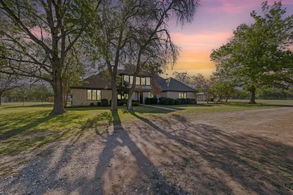 $975,000 | 28 Country Oaks Drive, Buda, TX 78610