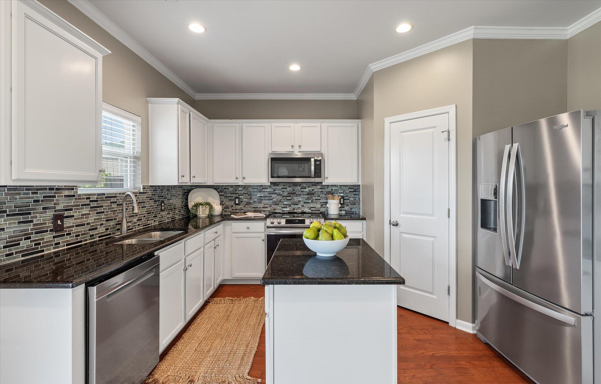 364 Deep River Road Summerville, SC 29486 - Photo 5 of 90 Eat-in Kitchen
