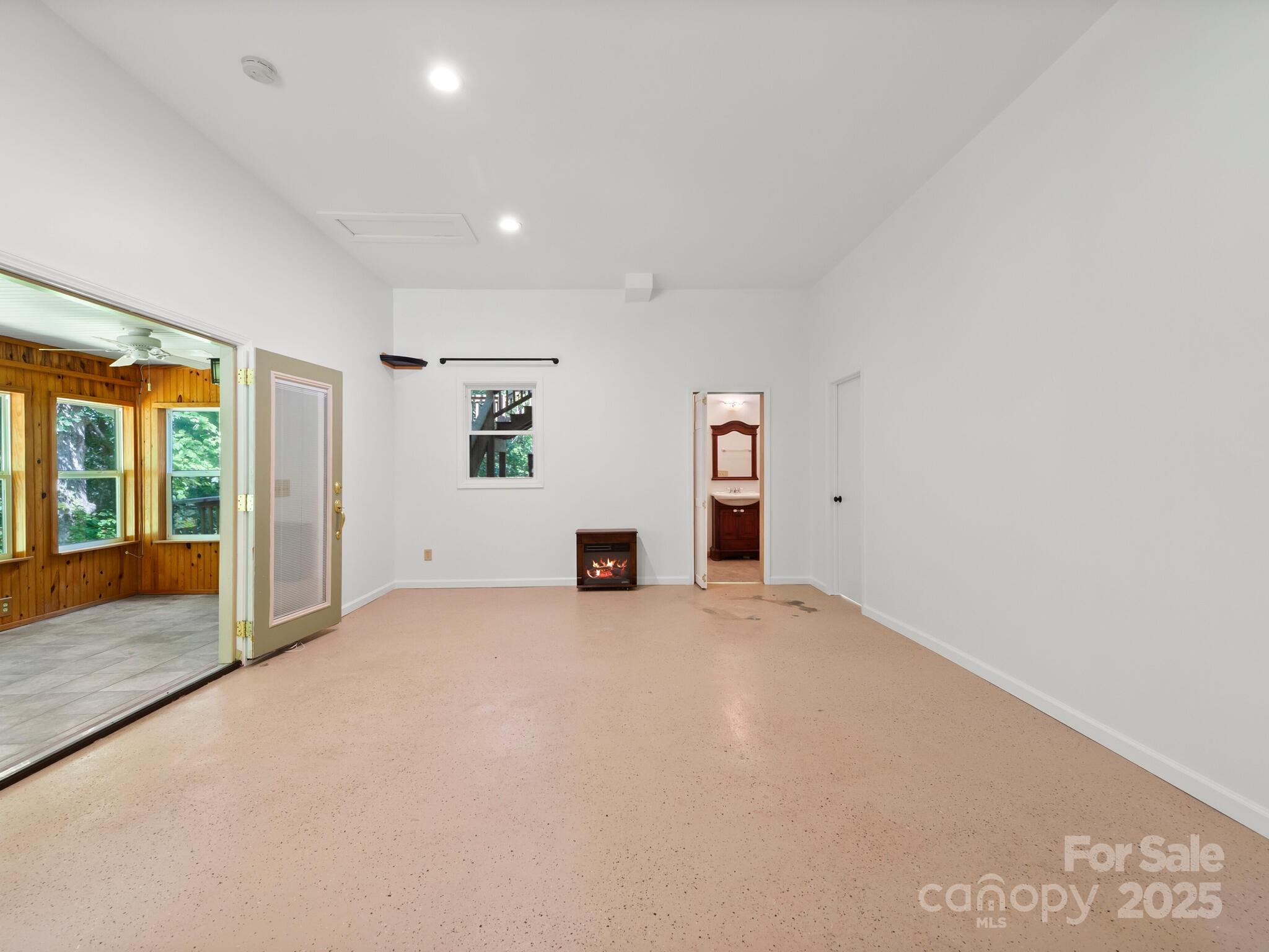 157 Shadow Run Road Hendersonville, NC 28792 - Photo 31 of 47 Gallery Image 31