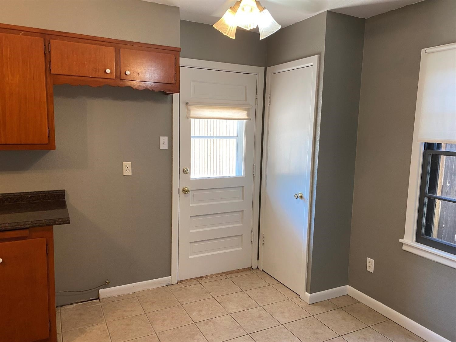 4819 44th Street Lubbock, TX 79414 - Photo 5 of 14 a view of an empty room with closet and a window