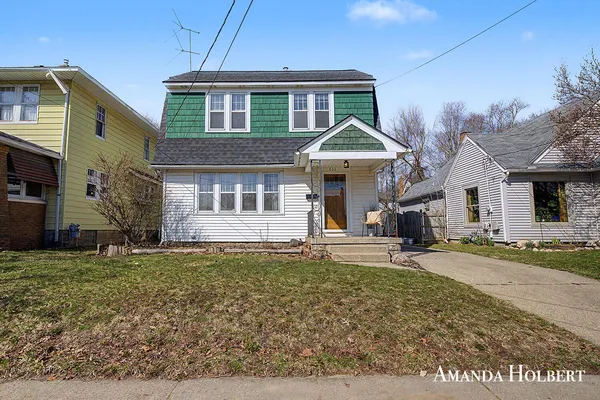 $299,900 | 833 Van Buren Avenue Northwest, Grand Rapids, MI 49504