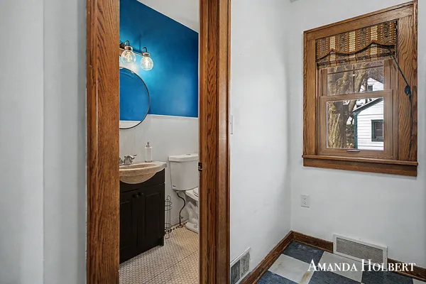 $299,900 | 833 Van Buren Avenue Northwest, Grand Rapids, MI 49504