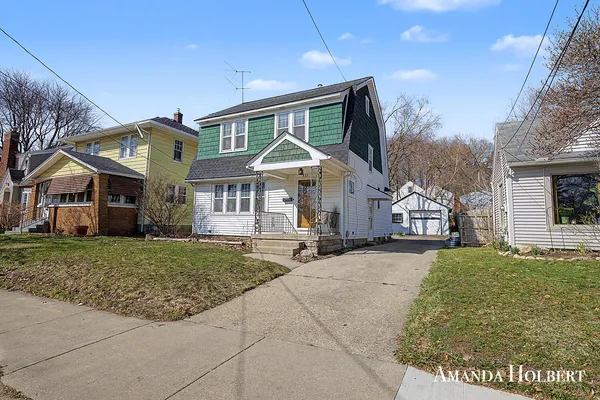 $299,900 | 833 Van Buren Avenue Northwest, Grand Rapids, MI 49504