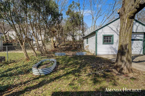 $299,900 | 833 Van Buren Avenue Northwest, Grand Rapids, MI 49504