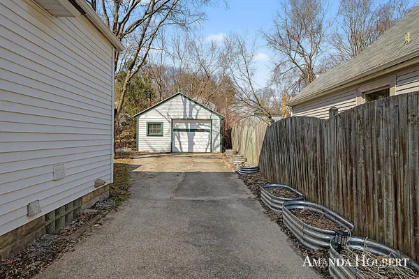 $299,900 | 833 Van Buren Avenue Northwest, Grand Rapids, MI 49504
