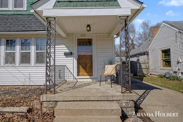 $299,900 | 833 Van Buren Avenue Northwest, Grand Rapids, MI 49504