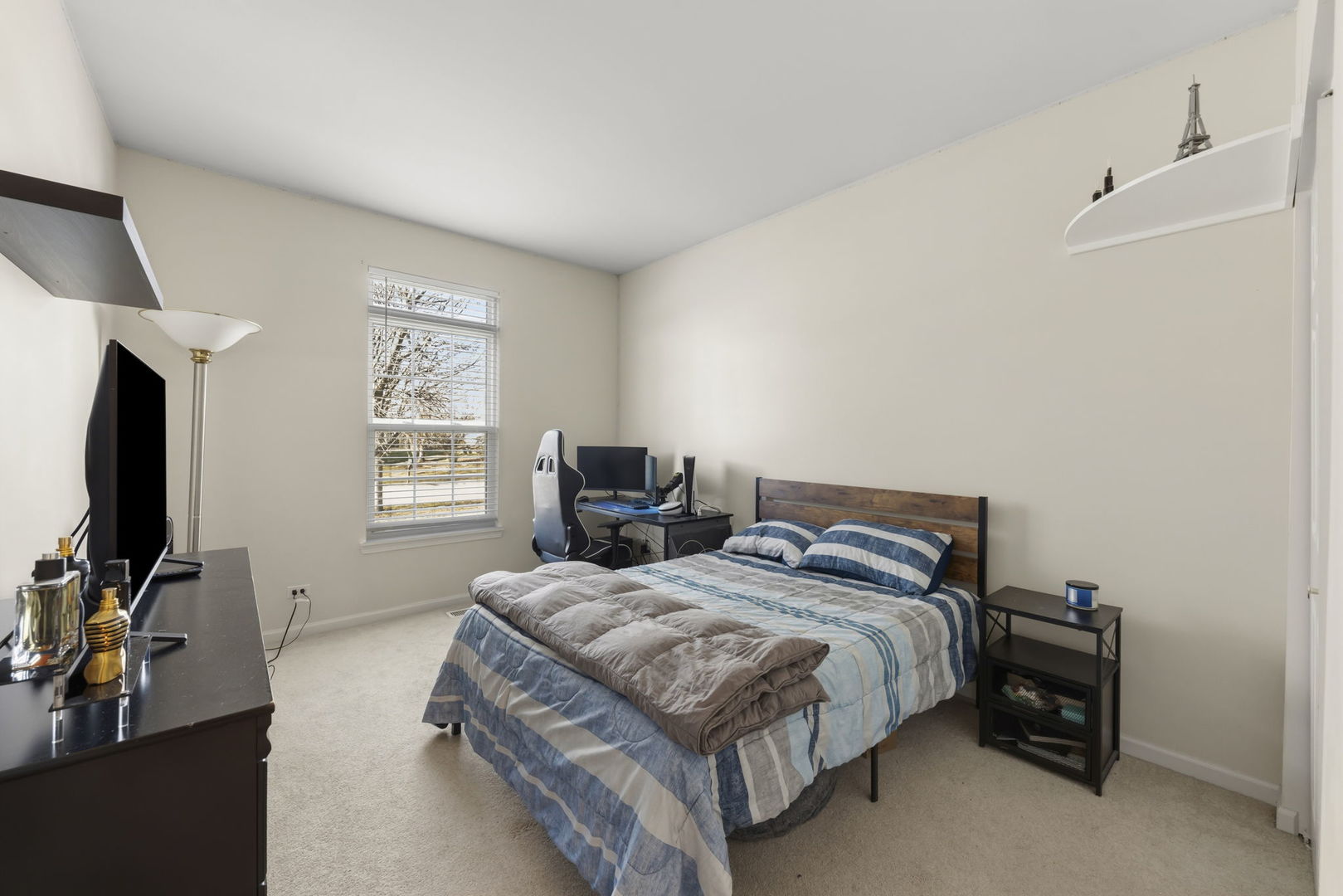 2132 Colonial Street Aurora, IL 60503 - Photo 15 of 35