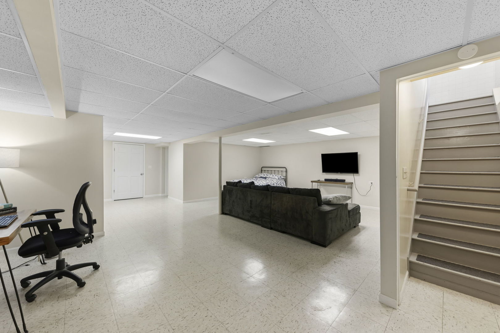 2132 Colonial Street Aurora, IL 60503 - Photo 17 of 35