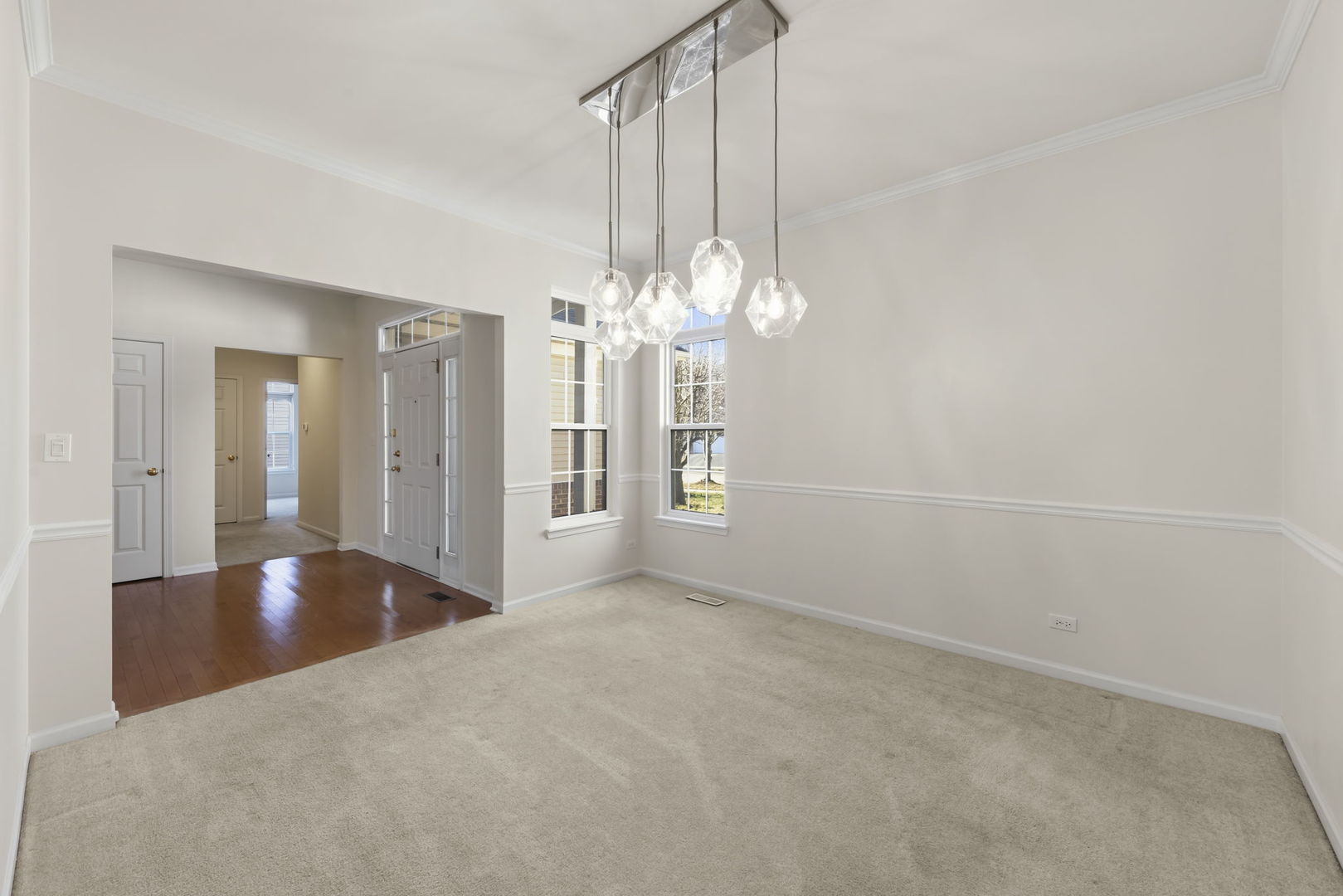 2132 Colonial Street Aurora, IL 60503 - Photo 6 of 35