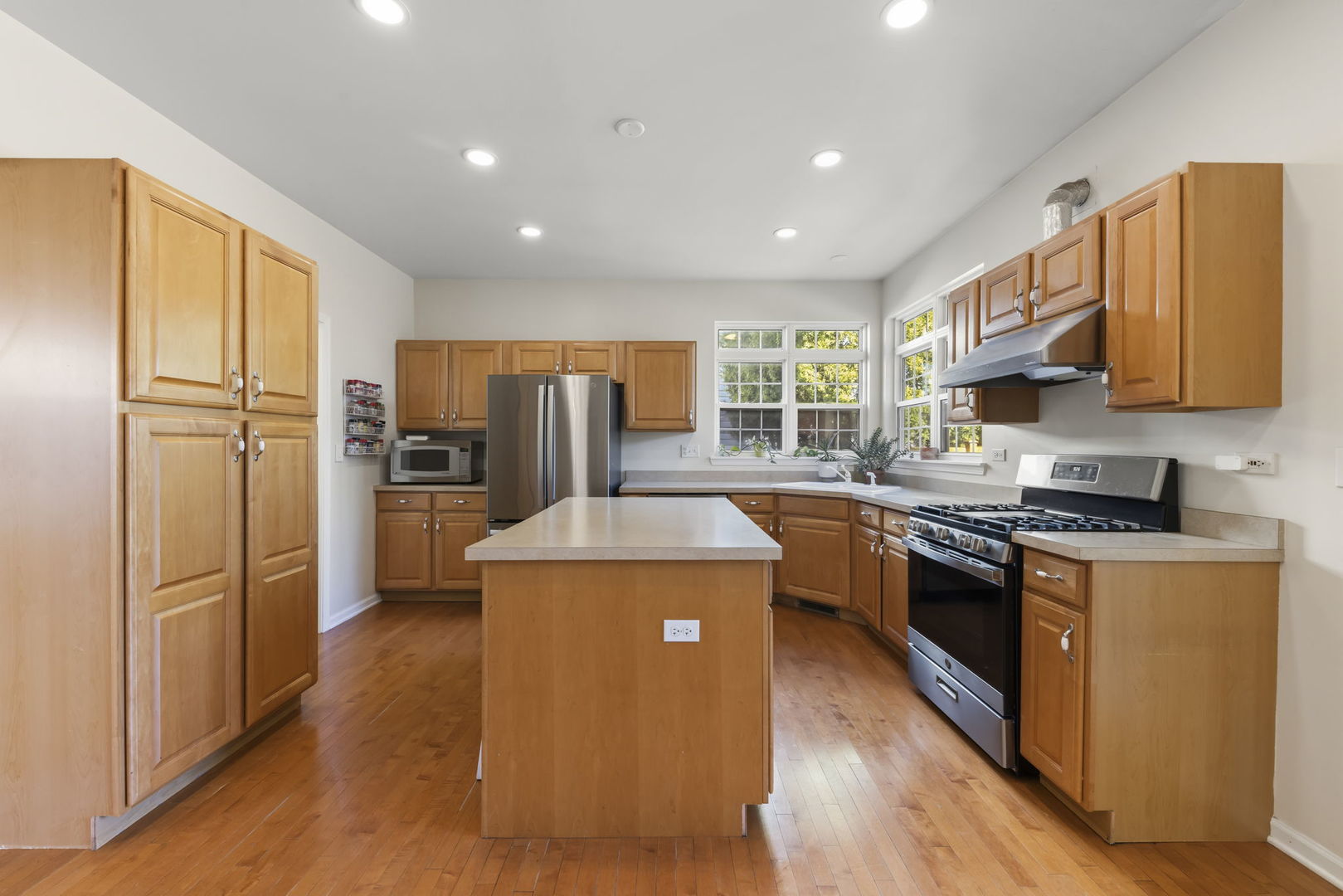 2132 Colonial Street Aurora, IL 60503 - Photo 10 of 35