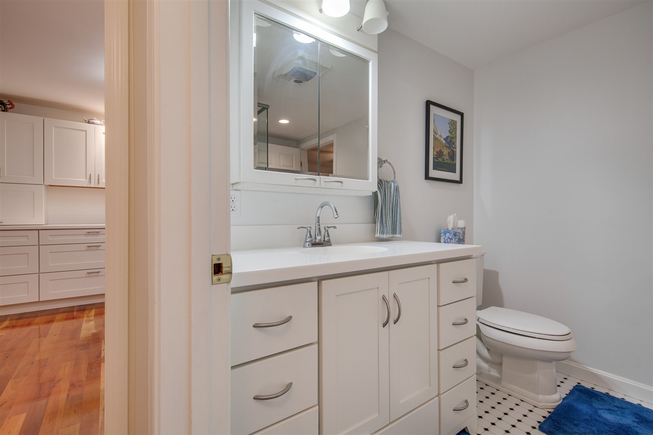 76 Governor Dinsmore Road Windham, NH 03087 - Photo 21 of 38