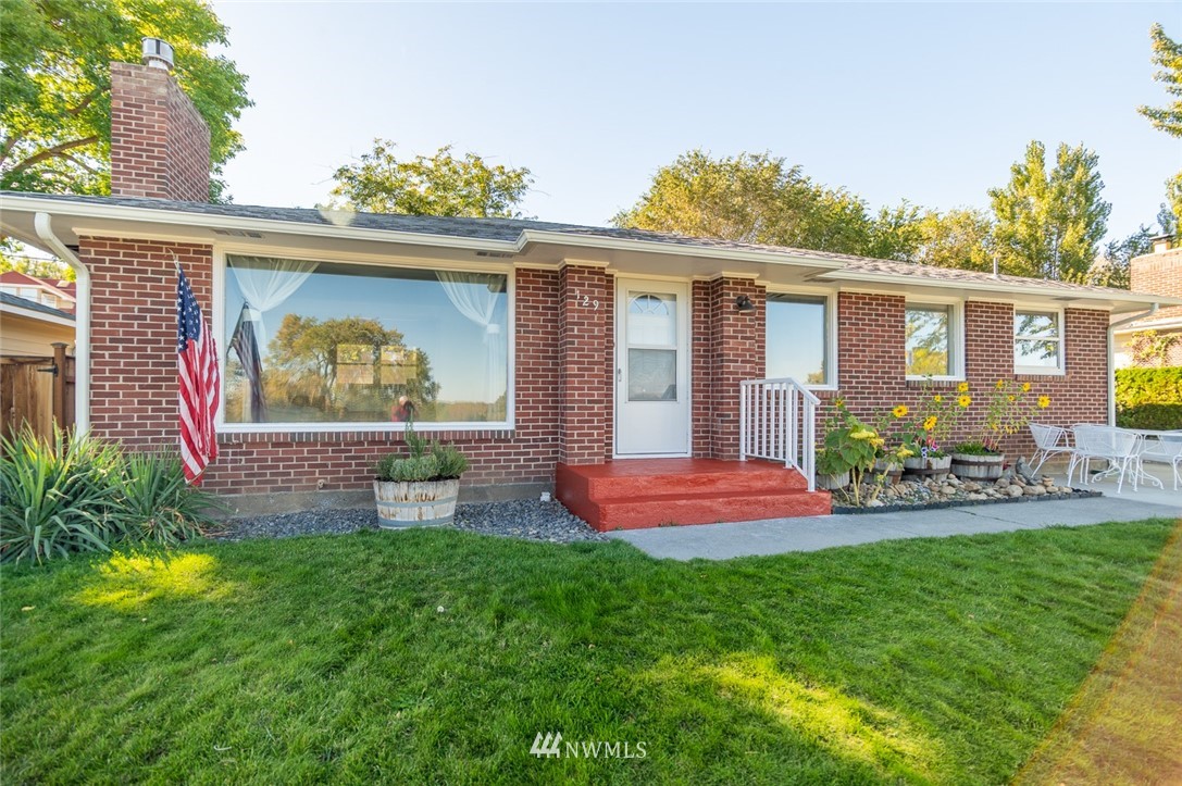 129 Patrick Road Ephrata, WA 98823 - Photo 2 of 32 Gallery Image 2