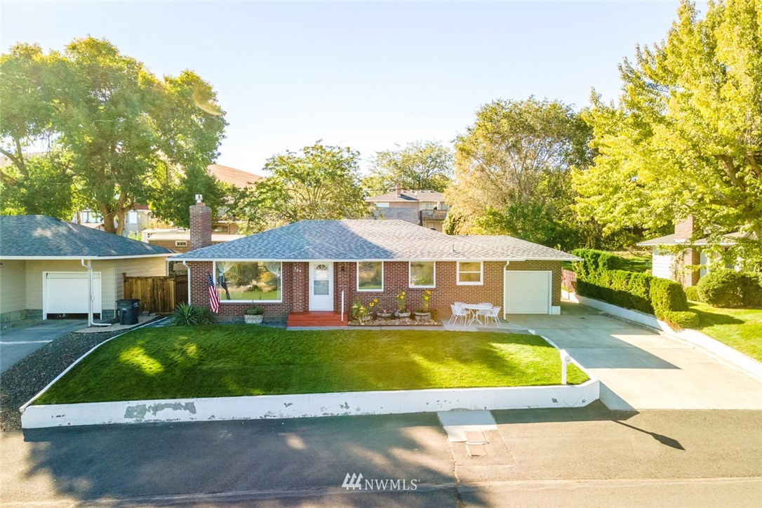 129 Patrick Road Ephrata, WA 98823 - Photo 3 of 32 Gallery Image 3