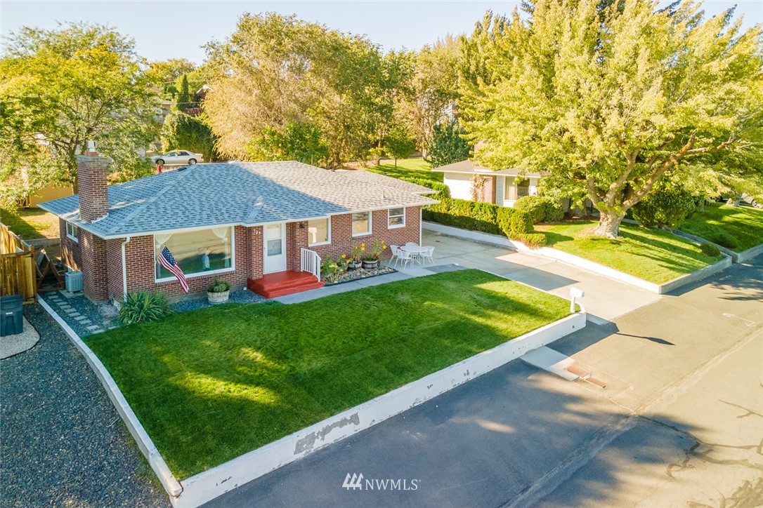 129 Patrick Road Ephrata, WA 98823 - Photo 4 of 32 Gallery Image 4