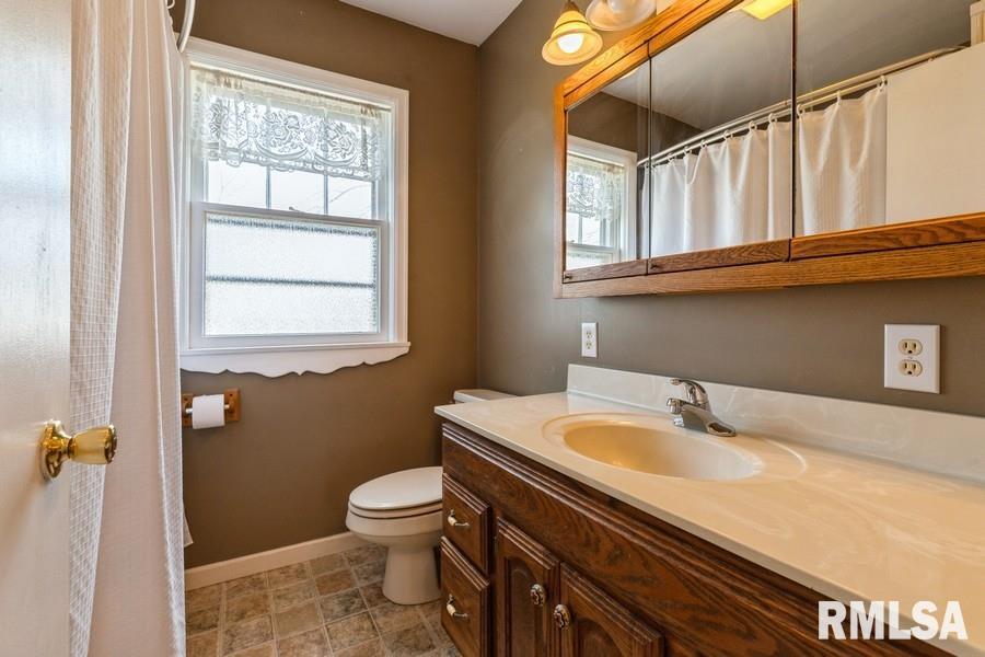 409 12th Avenue Silvis, IL 61282 - Photo 12 of 15