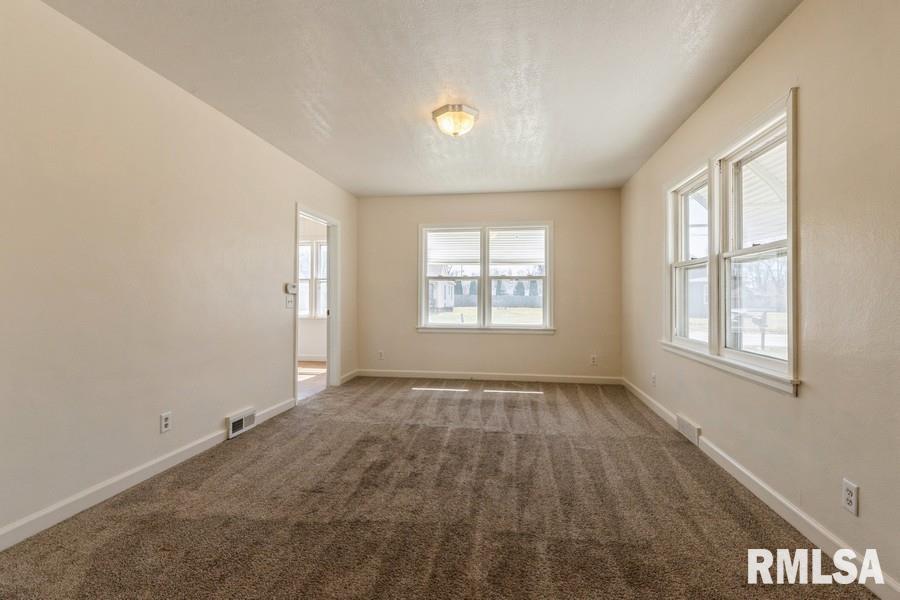 409 12th Avenue Silvis, IL 61282 - Photo 4 of 15