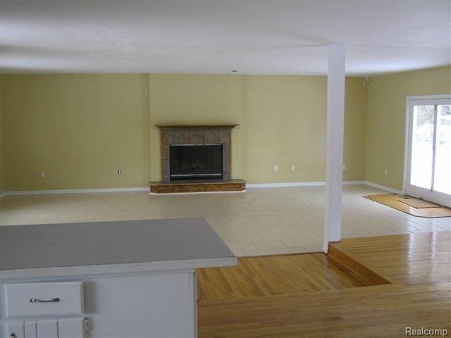 816 Grace Avenue Rochester, MI 48307 - Photo 4 of 14 Great Room