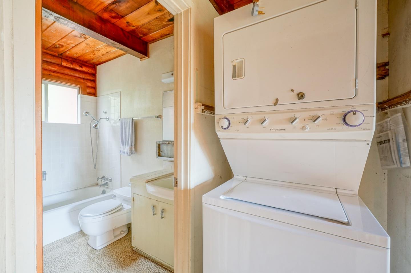 412 Hidden Valley Road Watsonville, CA 95076 - Photo 10 of 13 Gallery Image 10