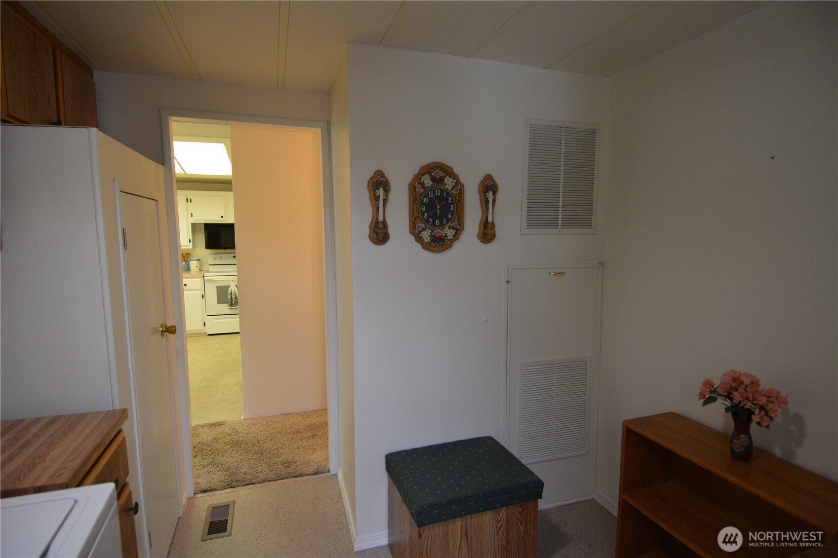 20 Brett Circle Sequim, WA 98382 - Photo 19 of 36 a bathroom with a sink and mirror