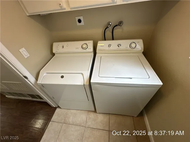 $2,437 | 2341 Moorpark Way, Henderson, NV 89014