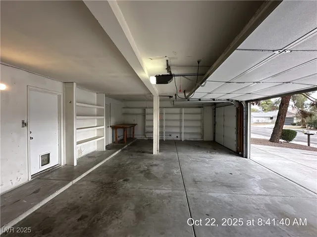 $2,437 | 2341 Moorpark Way, Henderson, NV 89014