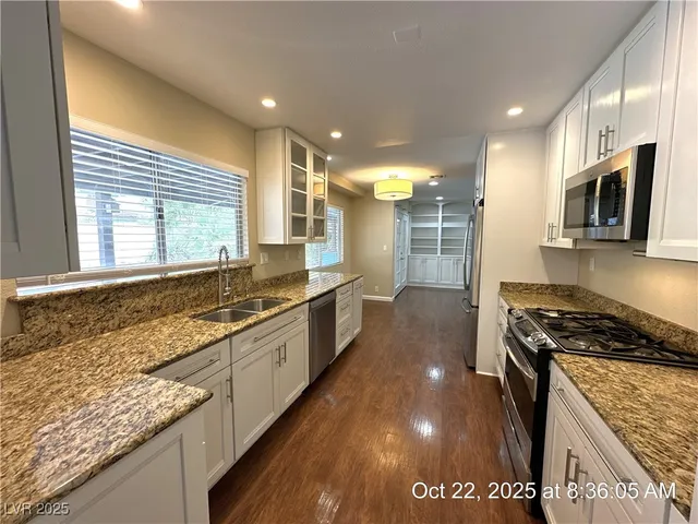 $2,437 | 2341 Moorpark Way, Henderson, NV 89014