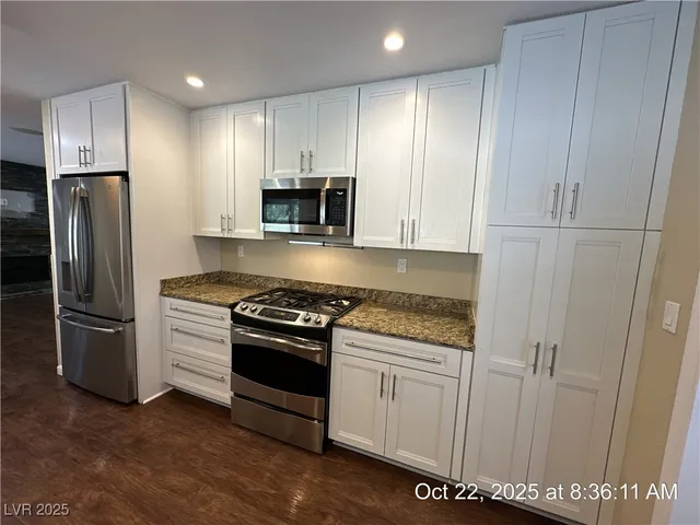 $2,437 | 2341 Moorpark Way, Henderson, NV 89014