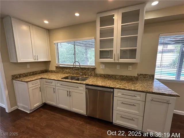 $2,437 | 2341 Moorpark Way, Henderson, NV 89014