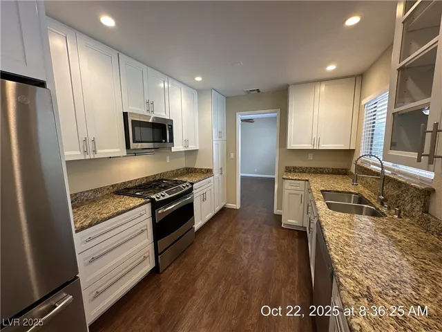 $2,437 | 2341 Moorpark Way, Henderson, NV 89014