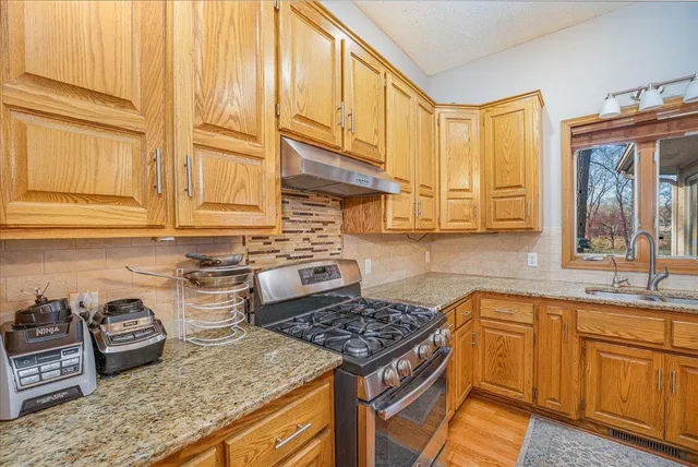 $675,000 | 7087 Wellington Lane North, Maple Grove, MN 55369