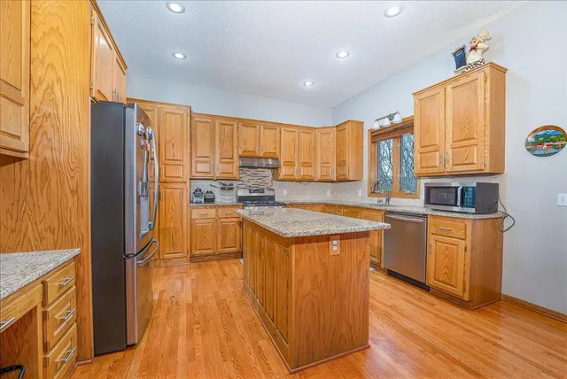 $675,000 | 7087 Wellington Lane North, Maple Grove, MN 55369