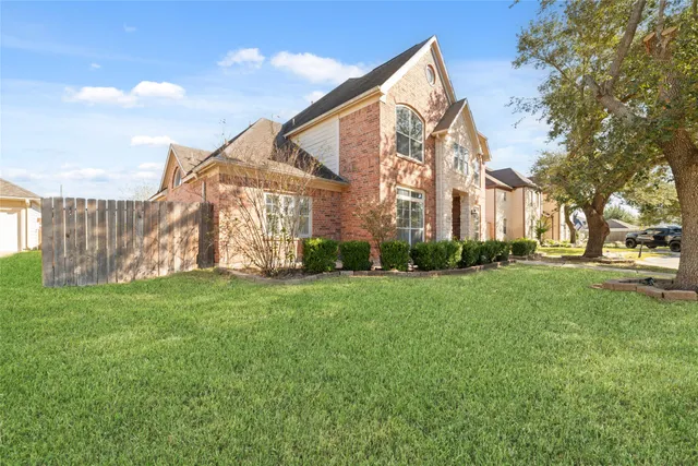 $589,000 | 15106 Oldtown Bridge Court, Sugar Land, TX 77498