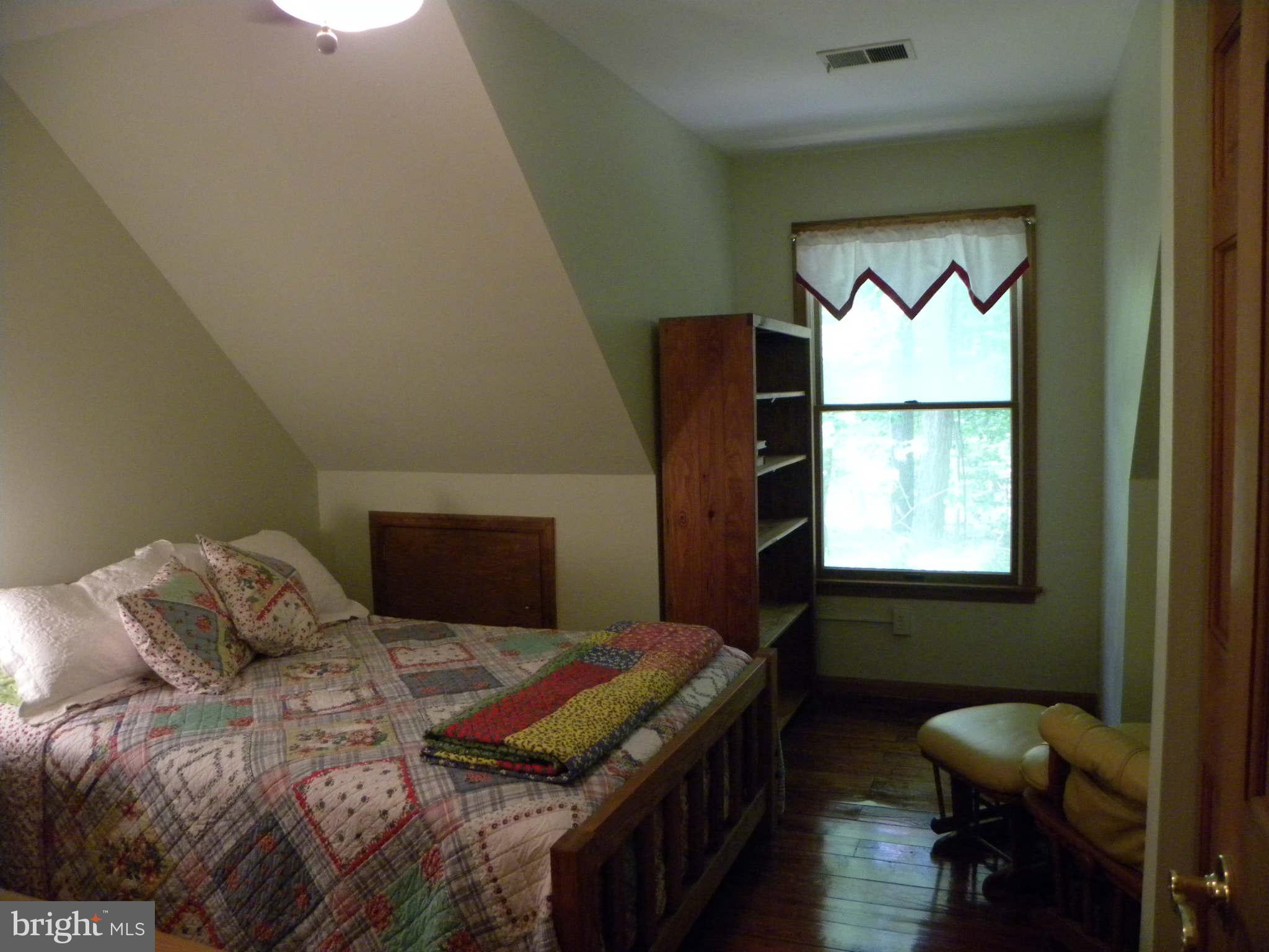 4010 Roop Road New Windsor, MD 21776 - Photo 22 of 30 3rd Bedroom
