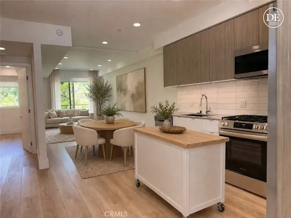 $4,195 | 12078 Guerin Street, Unit 202, Studio City, CA 91604