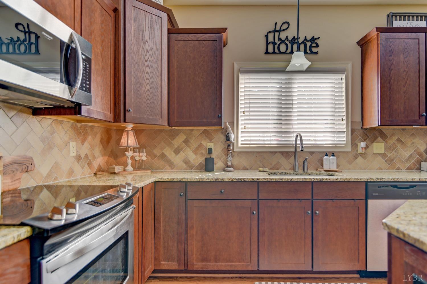 1040 Commonwealth Circle Forest, VA 24551 - Photo 16 of 35